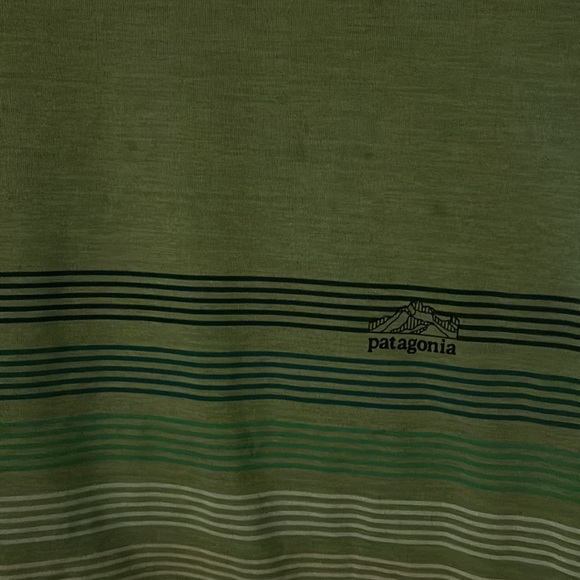 Patagonia DriFit Material T-shirt - Picture 2 of 4